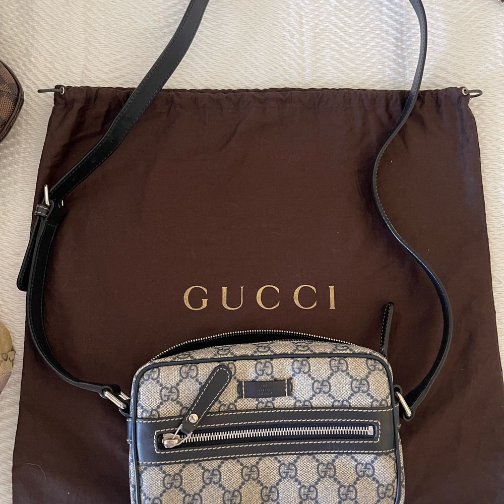 Gucci Black and Cream Crossbody Bag